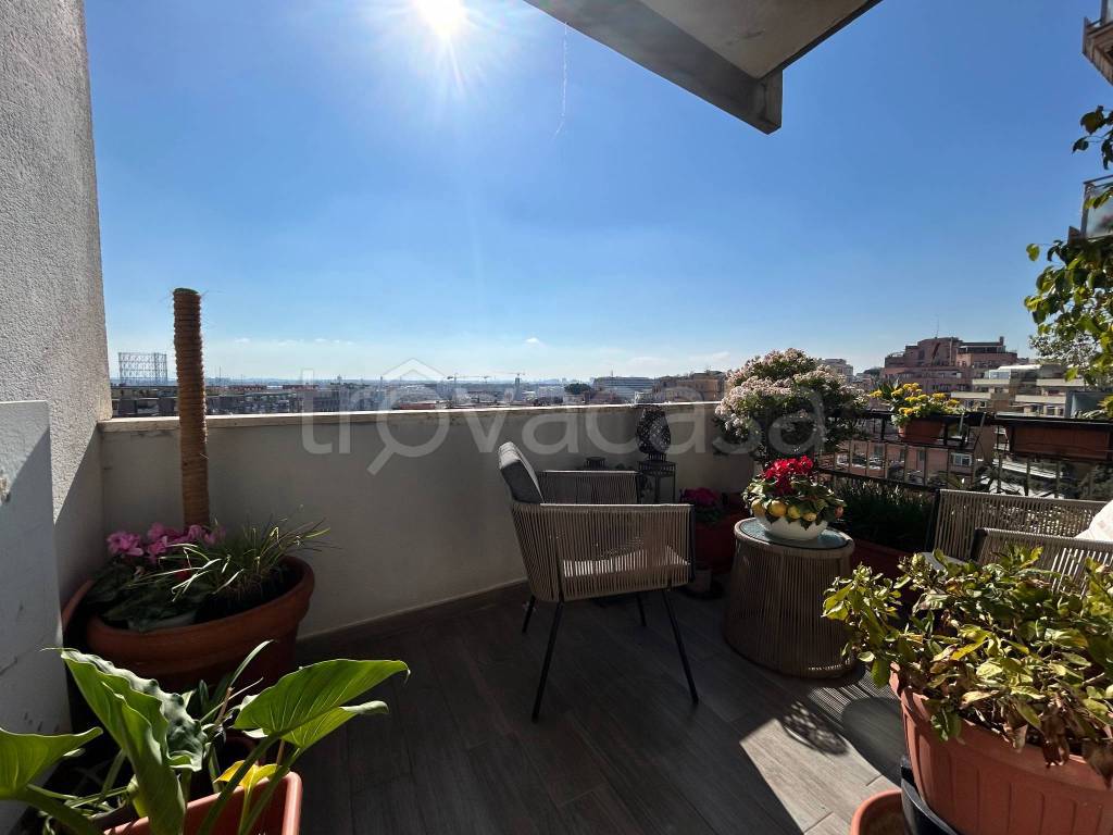 appartamento in vendita a Roma in zona Gianicolense