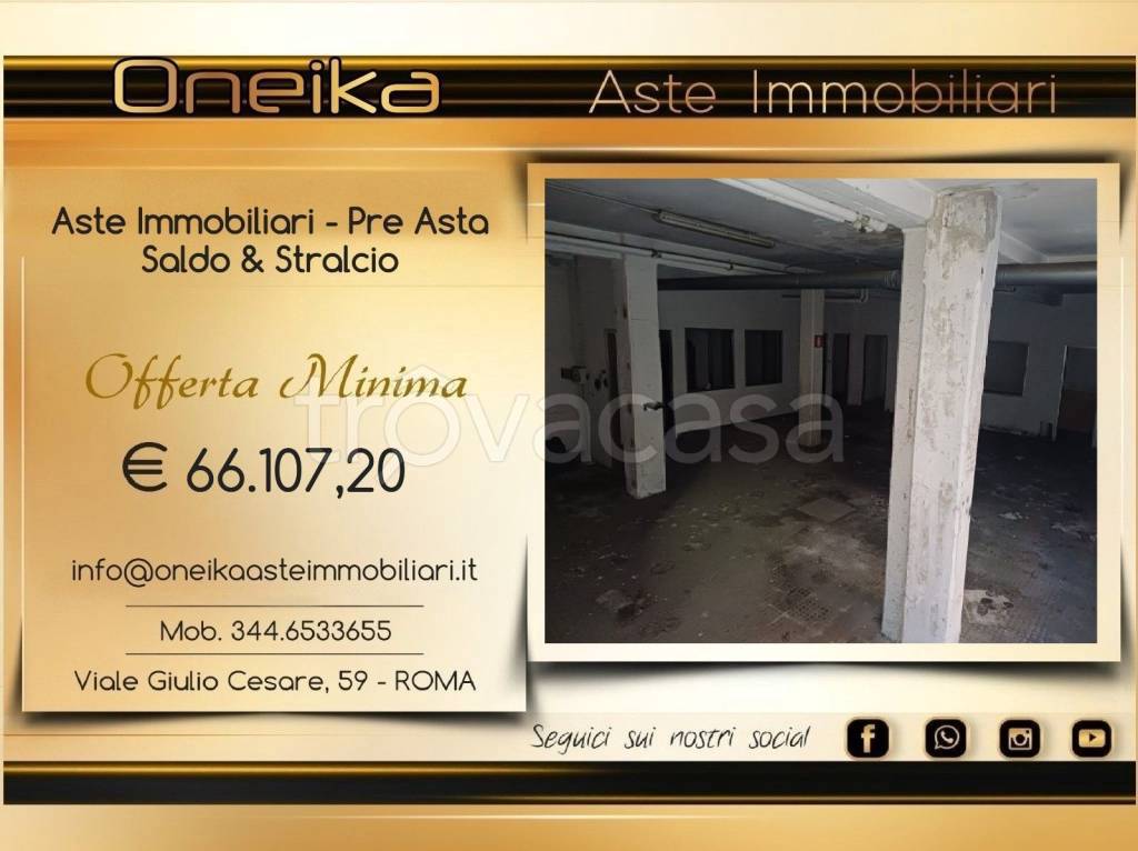 locale commerciale in vendita a Roma in zona Giuliano Dalmata