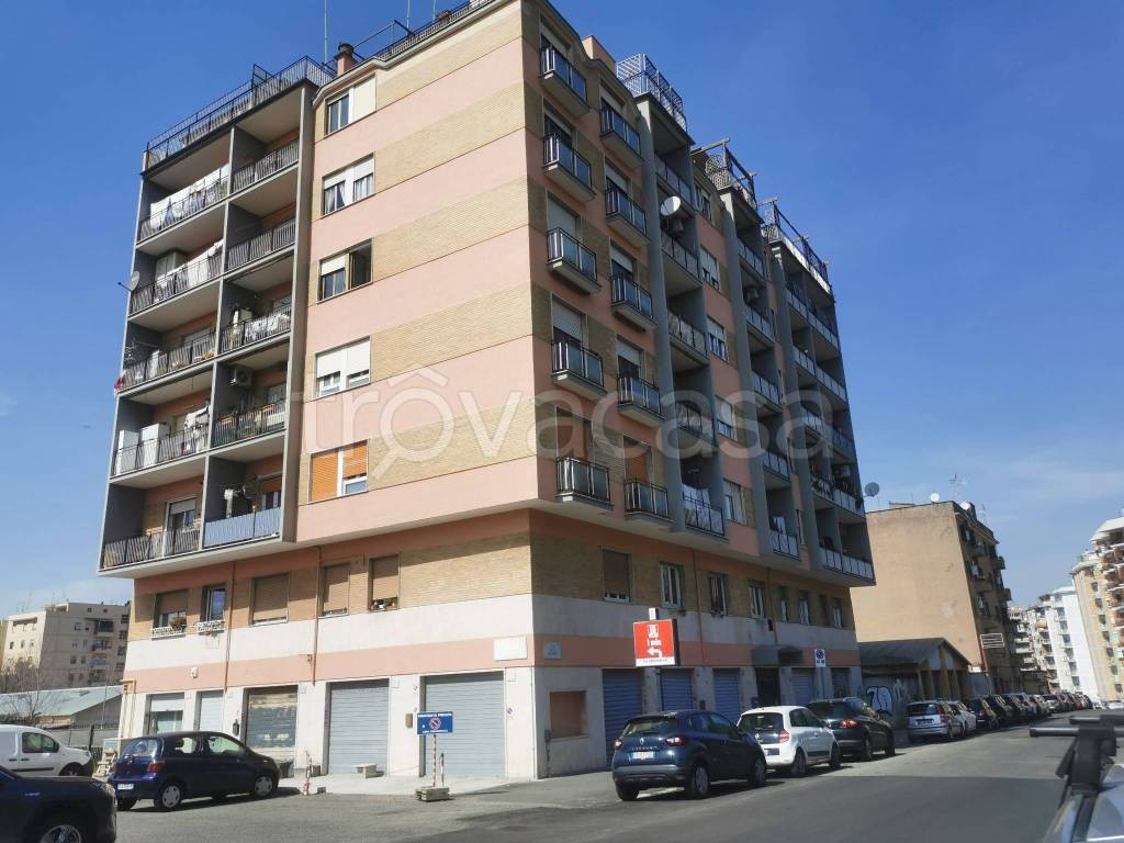appartamento in vendita a Roma in zona Collatino