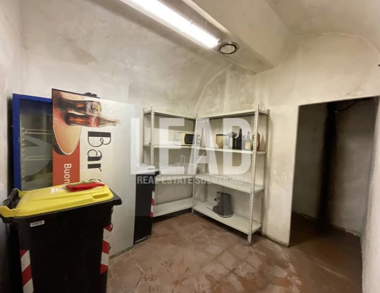 locale di sgombero in vendita a Roma in zona Campo Marzio