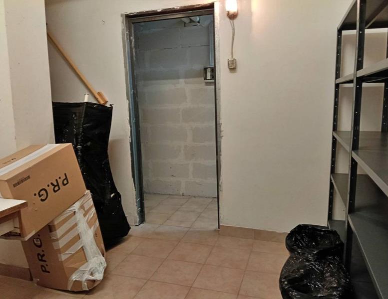 locale di sgombero in vendita a Roma in zona Appio Claudio