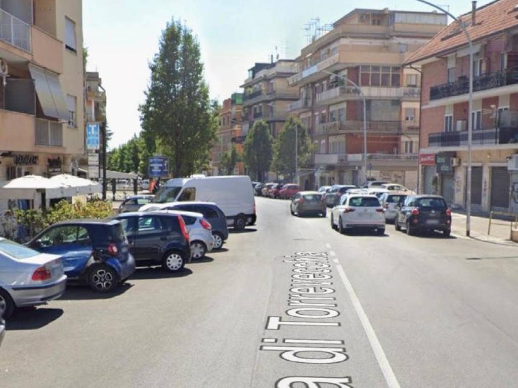 negozio in vendita a Roma in zona Torrevecchia