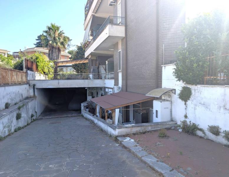 appartamento in vendita a Roma in zona Vitinia