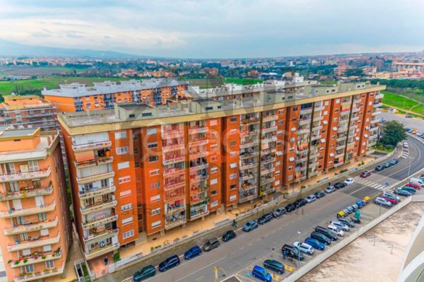 appartamento in vendita a Roma in zona Torre Maura