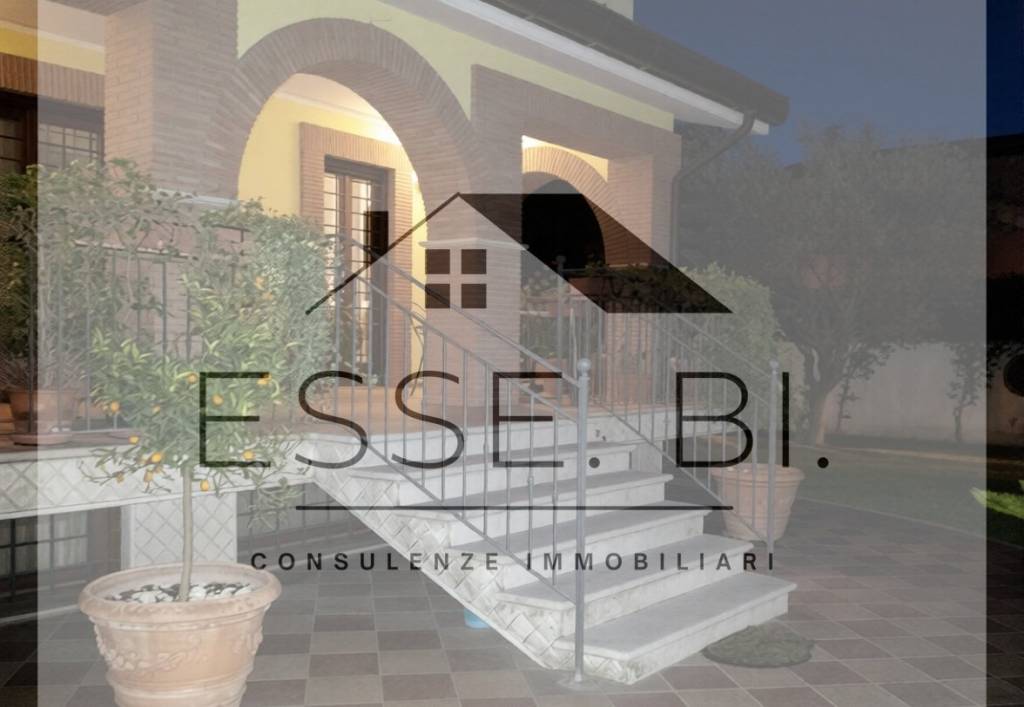 casa indipendente in vendita a Roma in zona Finocchio