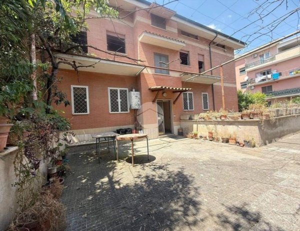intera palazzina in vendita a Roma in zona Tor Vergata/Torrenova