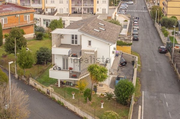 casa indipendente in vendita a Roma in zona Castelverde