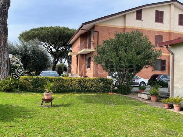 casa indipendente in vendita a Roma in zona Torricola