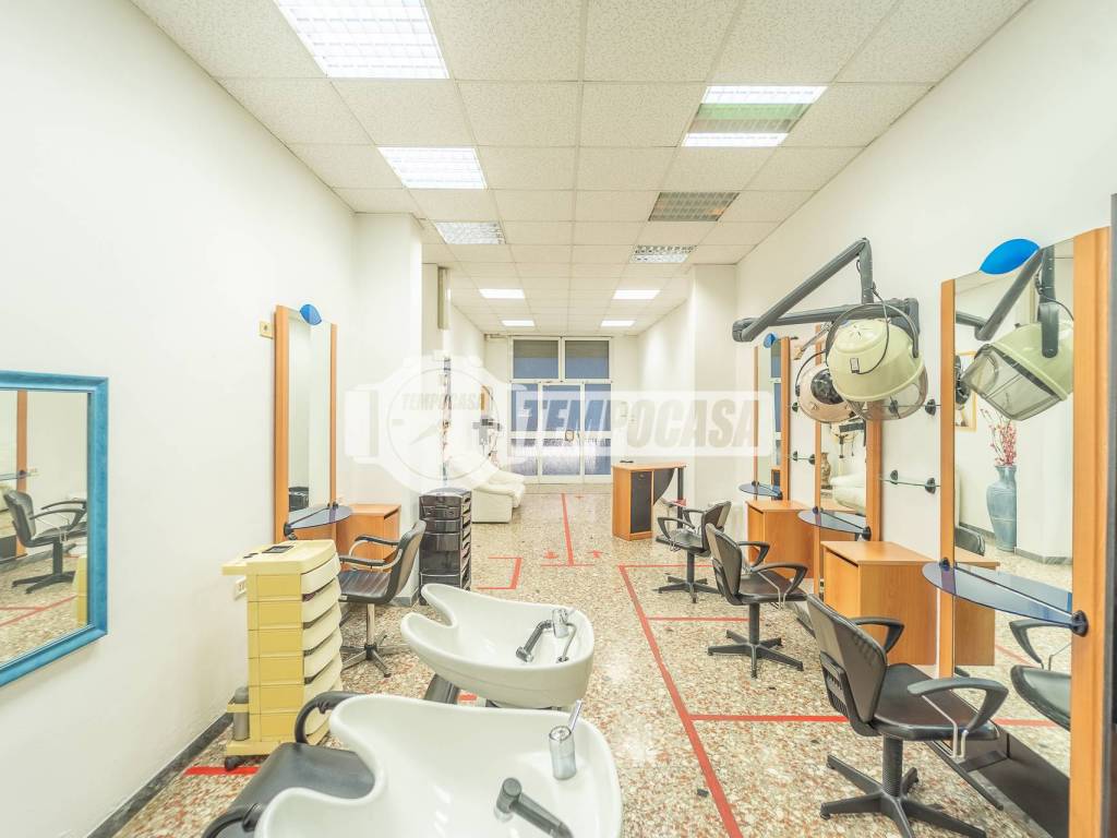 negozio in vendita a Roma in zona Tiburtino