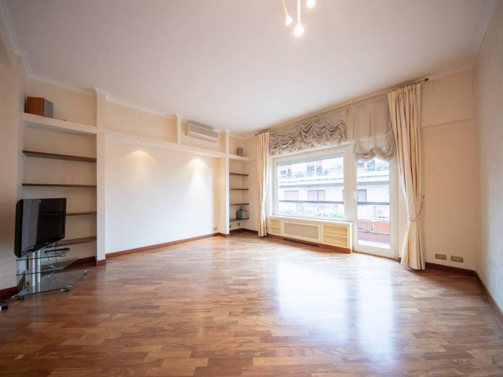 appartamento in vendita a Roma in zona Tor di Quinto