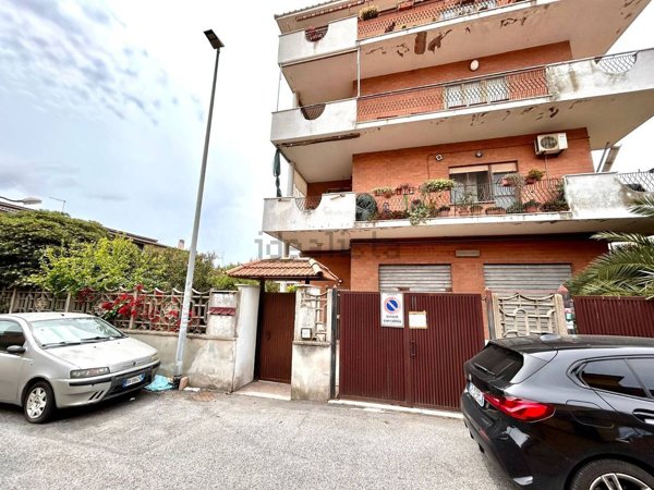 appartamento in vendita a Roma in zona Acilia