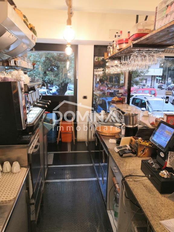 negozio in vendita a Roma in zona Collatino