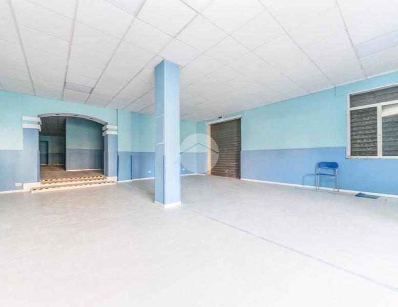 locale commerciale in vendita a Roma in zona Castelverde