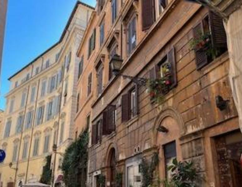 negozio in vendita a Roma in zona Parione/Sant'Eustachio