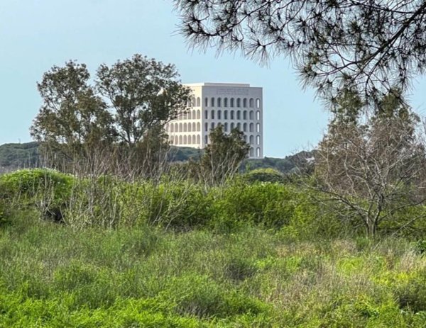 appartamento in vendita a Roma in zona EUR