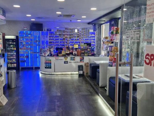 negozio in vendita a Roma in zona Alessandrino