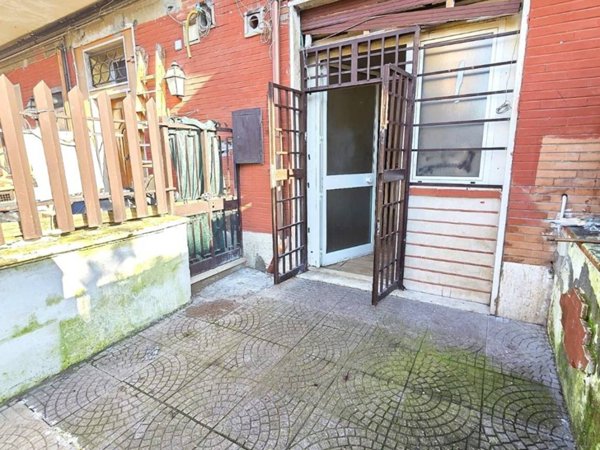 appartamento in vendita a Roma in zona Tor Bella Monaca