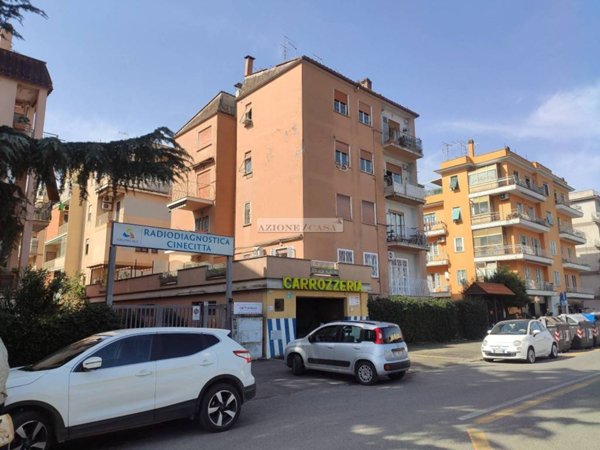 appartamento in vendita a Roma in zona Appio Claudio