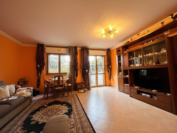 casa indipendente in vendita a Roma in zona Lunghezza