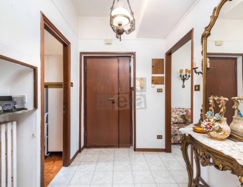 appartamento in vendita a Roma in zona Ostiense