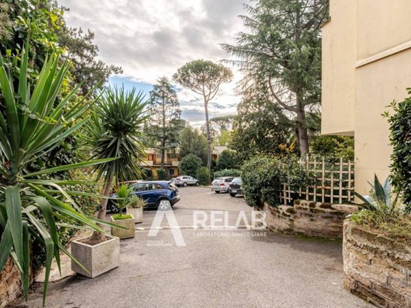 appartamento in vendita a Roma in zona Tomba di Nerone