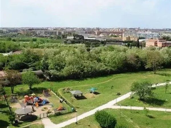 appartamento in vendita a Roma in zona Valle Muricana