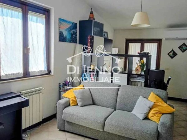 appartamento in vendita a Roma in zona Valle Muricana