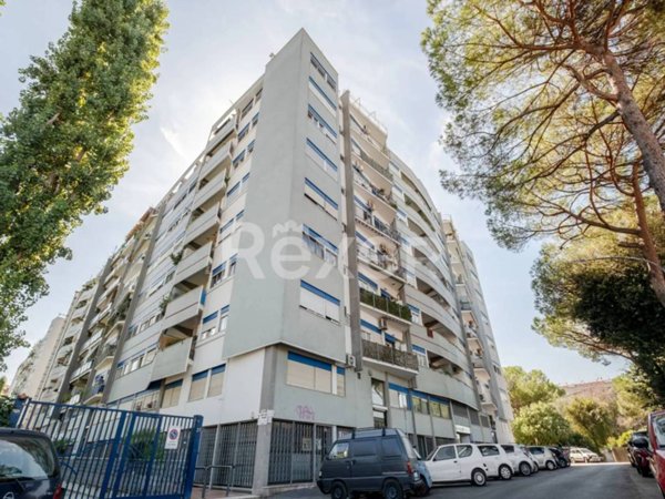 appartamento in vendita a Roma in zona Ardeatino