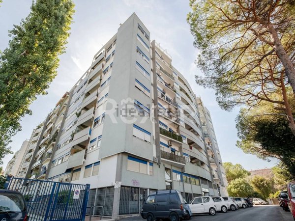 appartamento in vendita a Roma in zona Ardeatino