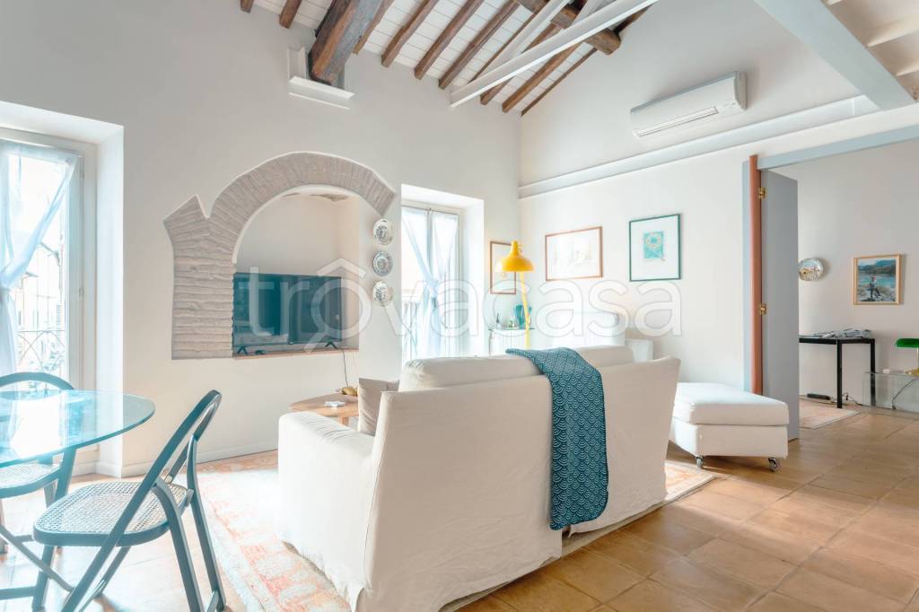 appartamento in vendita a Roma in zona Rione di Ponte