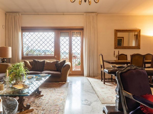 appartamento in vendita a Roma in zona Ardeatino