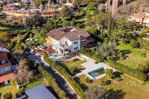 casa indipendente in vendita a Roma in zona Casal Palocco