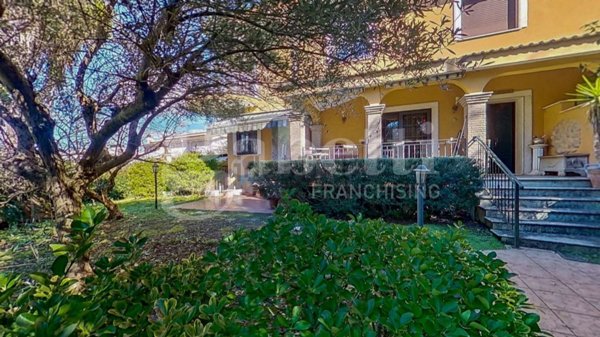 casa indipendente in vendita a Roma in zona Infernetto