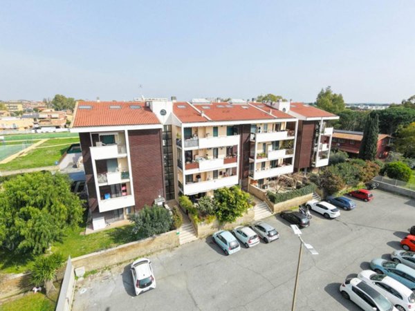 appartamento in vendita a Roma in zona Acilia