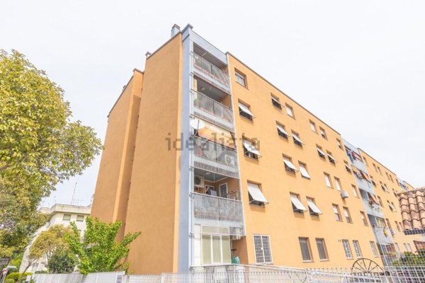 appartamento in vendita a Roma in zona Tor Cervara