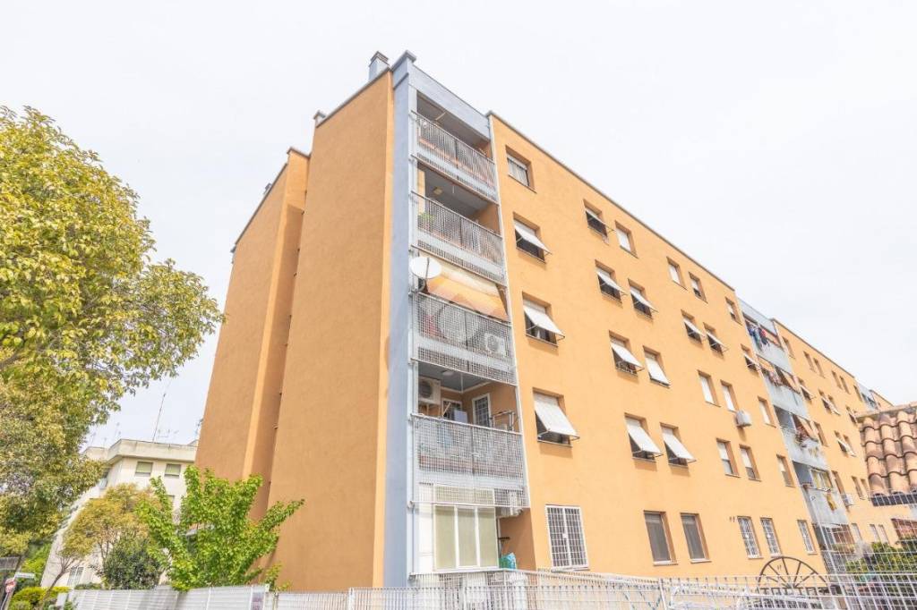 appartamento in vendita a Roma in zona Tor Cervara