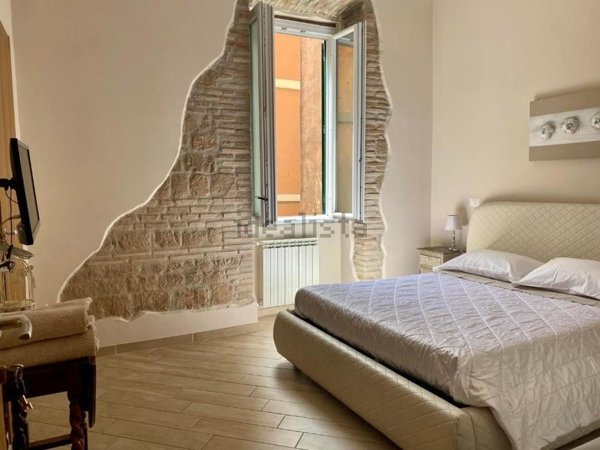 appartamento in vendita a Roma in zona Trastevere