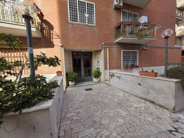 appartamento in vendita a Roma in zona Ostia