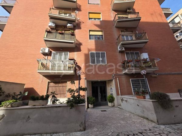 appartamento in vendita a Roma in zona Ostia