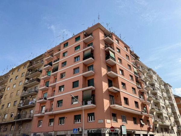 appartamento in vendita a Roma in zona Tuscolano