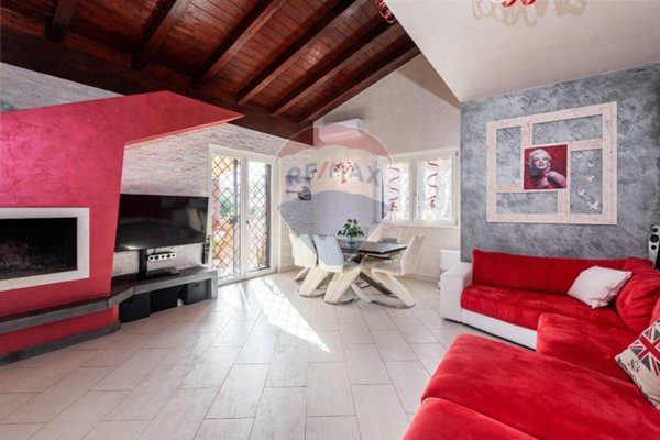 casa indipendente in vendita a Roma in zona Acilia