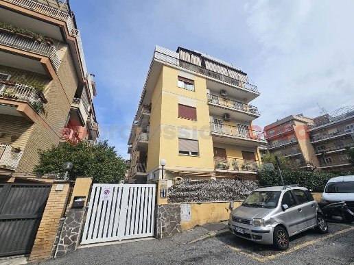 appartamento in vendita a Roma in zona Primavalle