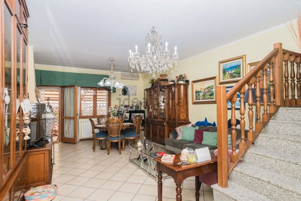 casa indipendente in vendita a Roma