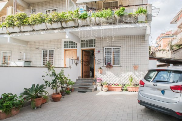 casa indipendente in vendita a Roma