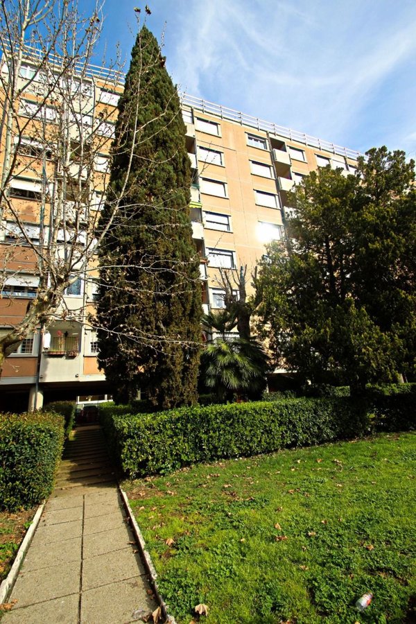 appartamento in vendita a Roma in zona Spinaceto