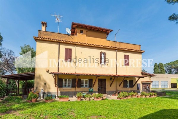 esavano in vendita a Roma in zona Cinquina