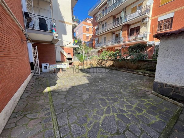 appartamento in vendita a Roma in zona Primavalle