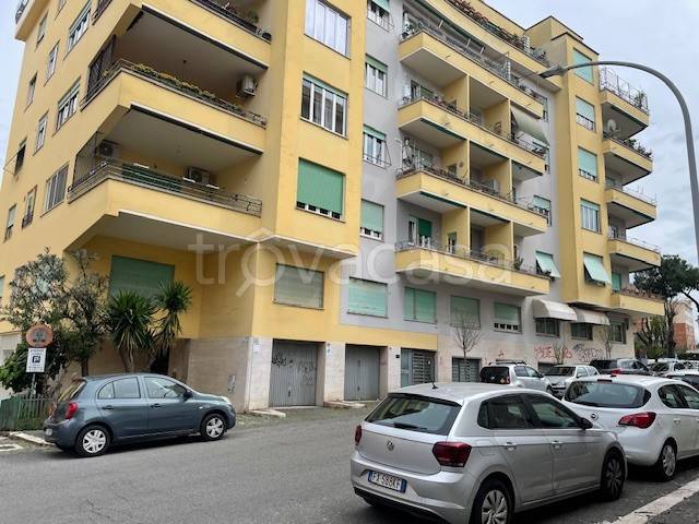 appartamento in vendita a Roma in zona Tuscolano