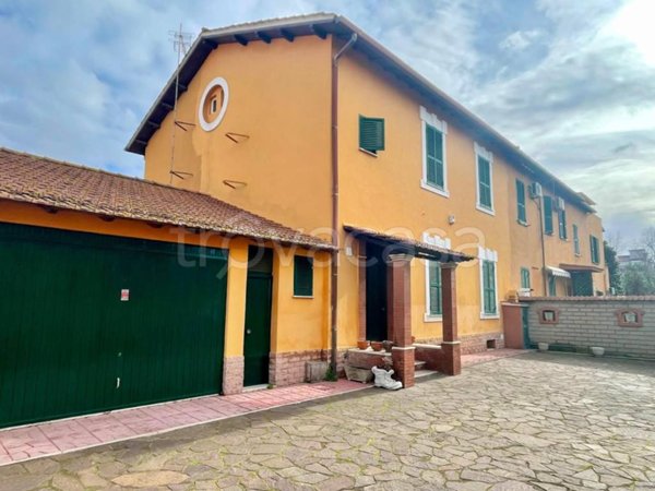casa indipendente in vendita a Roma in zona Acilia