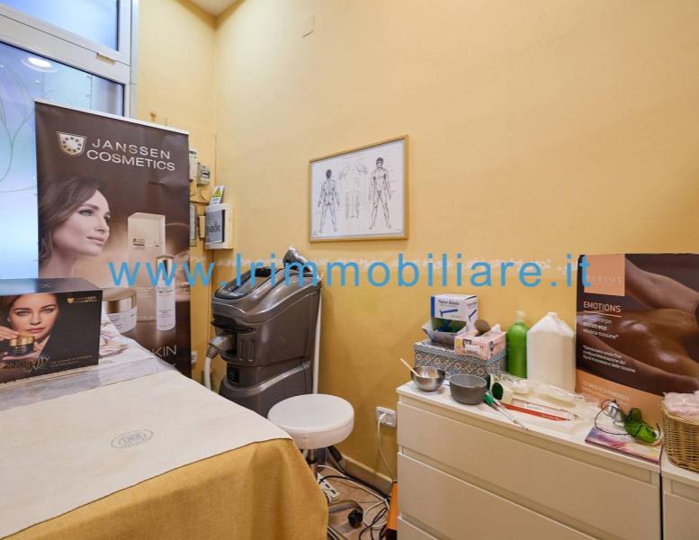 negozio in vendita a Roma in zona Gianicolense